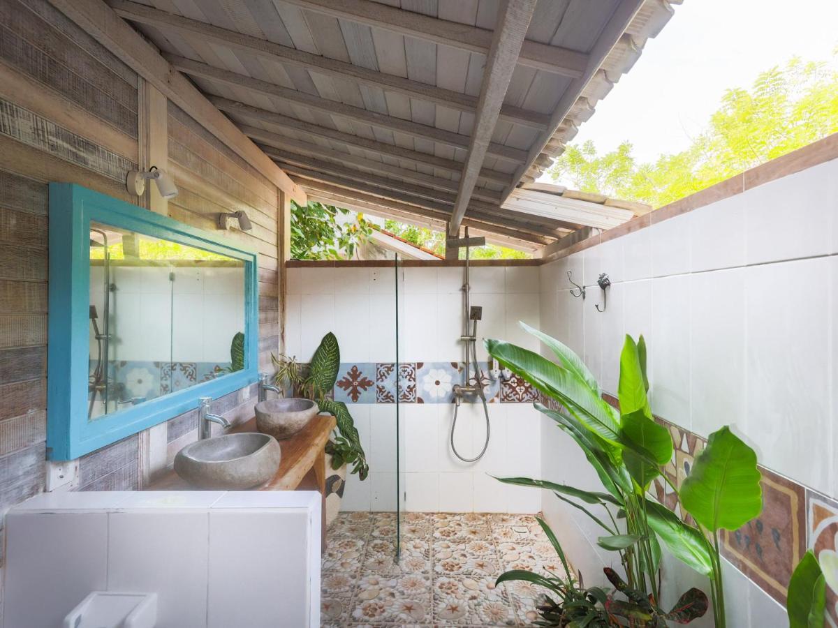נוסה-למבונגן Lembo Lagoon Bungalows מראה חיצוני תמונה